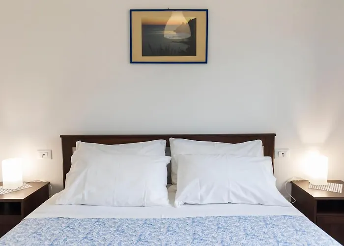 Nyaraló Alice Capo Vaticano